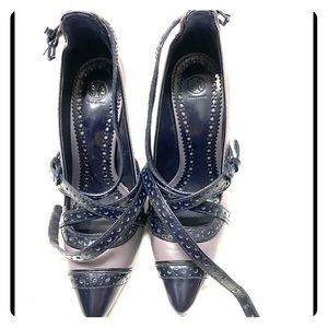 Mega cool heels in leather 2 tones